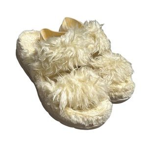 UGG women’s fluff sugar sandals